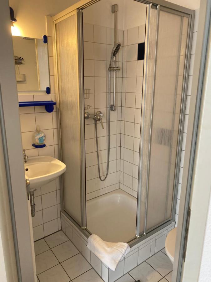 Apartmenthaus Zentrum Komfort Apartments Mit Minikuchen Verschiedener Grossen 카셀 외부 사진