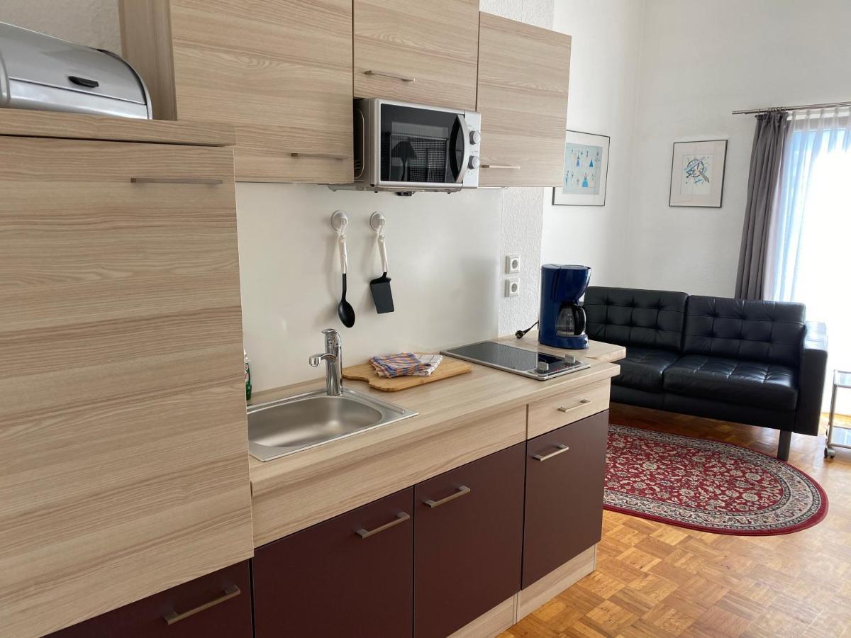 Apartmenthaus Zentrum Komfort Apartments Mit Minikuchen Verschiedener Grossen 카셀 외부 사진