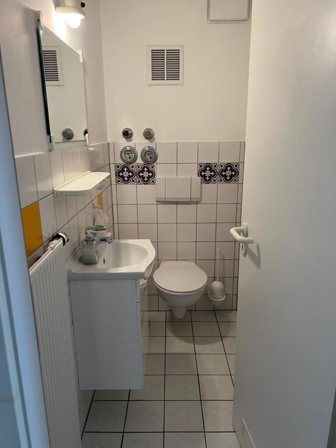 Apartmenthaus Zentrum Komfort Apartments Mit Minikuchen Verschiedener Grossen 카셀 외부 사진