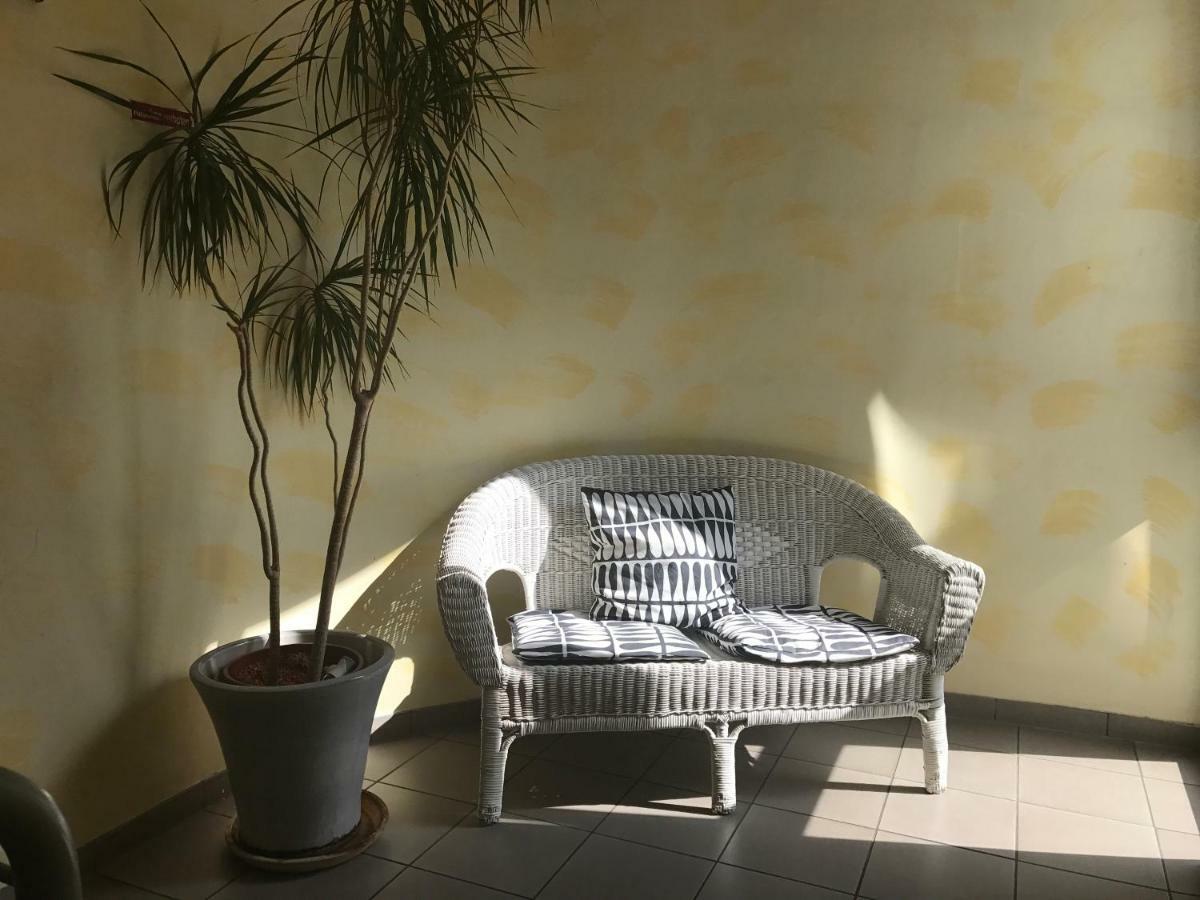 Apartmenthaus Zentrum Komfort Apartments Mit Minikuchen Verschiedener Grossen 카셀 외부 사진