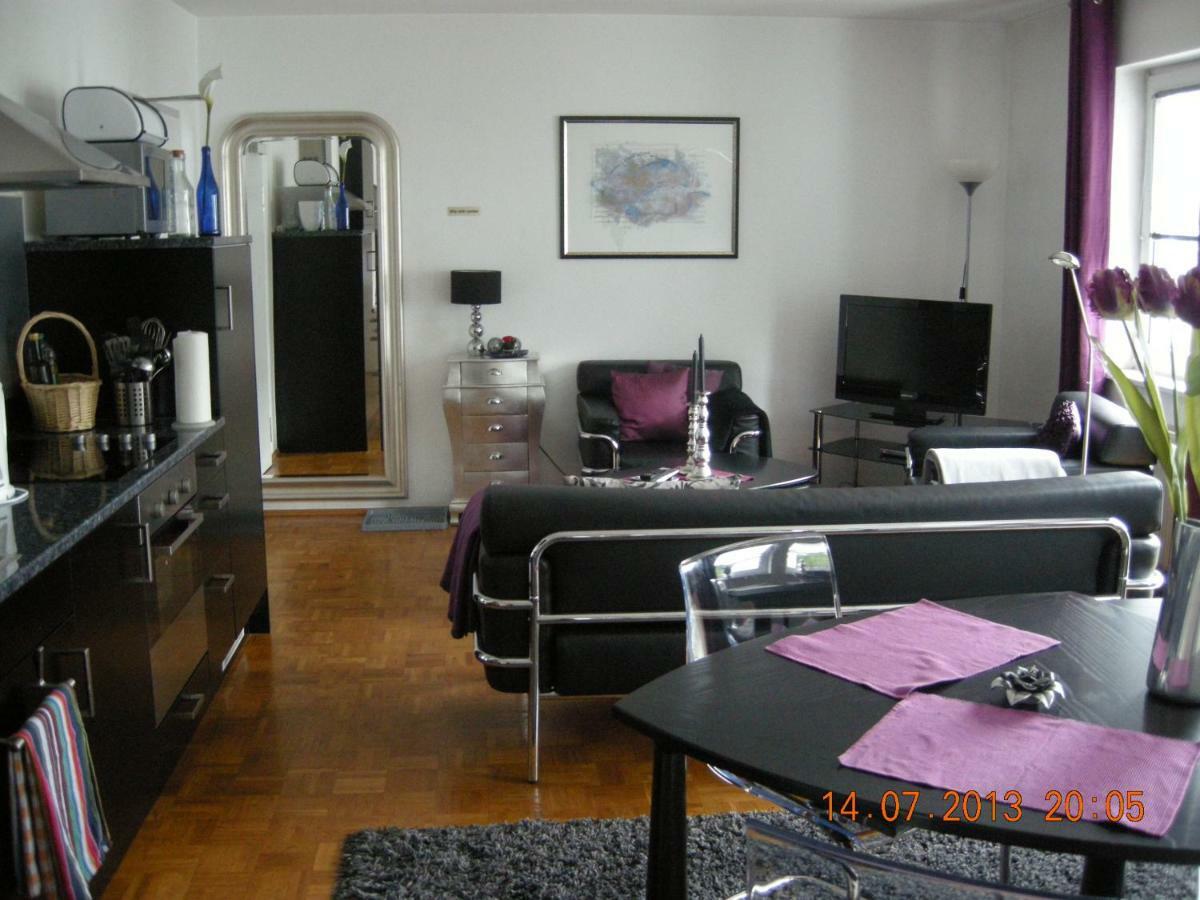Apartmenthaus Zentrum Komfort Apartments Mit Minikuchen Verschiedener Grossen 카셀 외부 사진