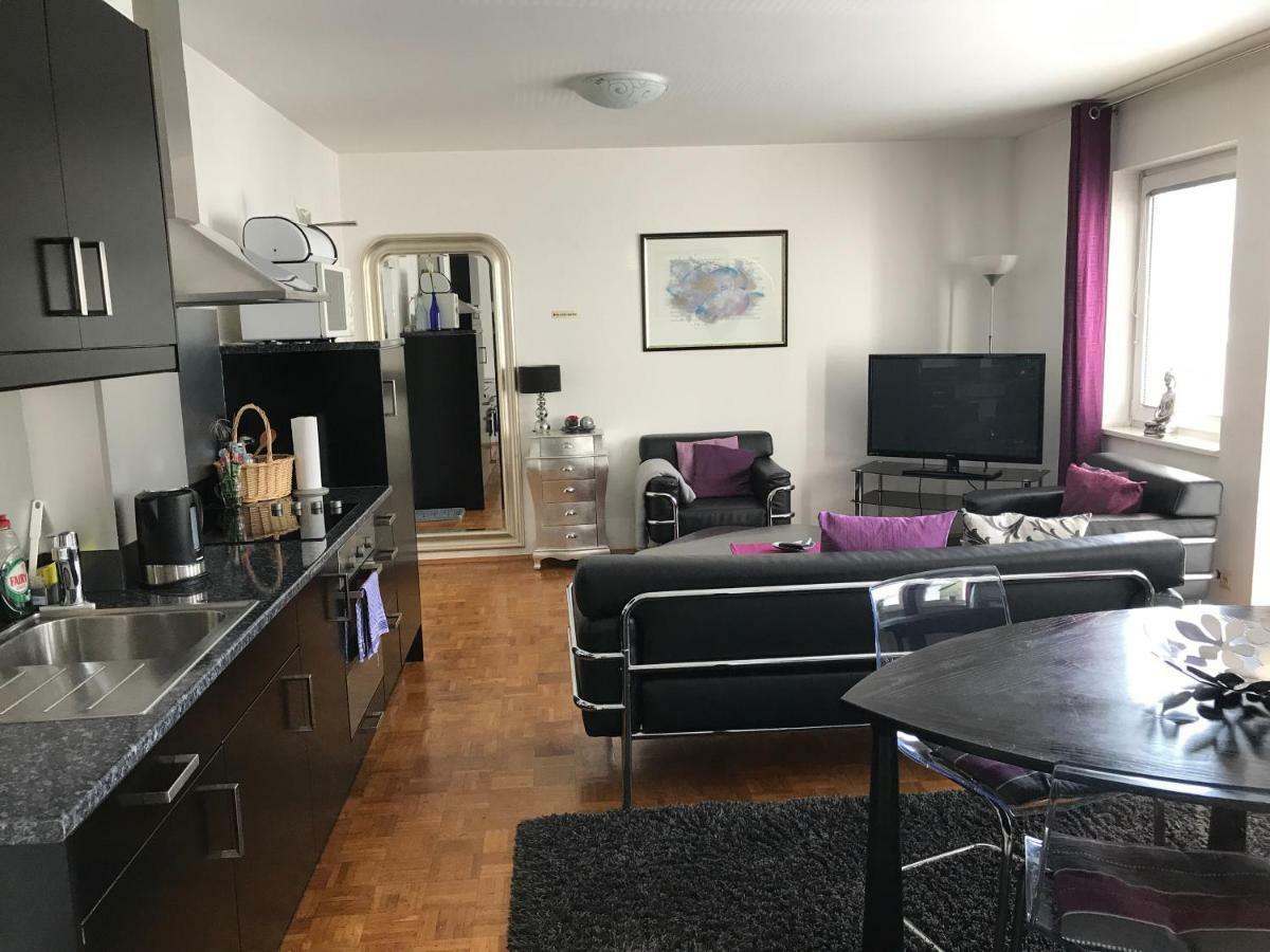 Apartmenthaus Zentrum Komfort Apartments Mit Minikuchen Verschiedener Grossen 카셀 외부 사진